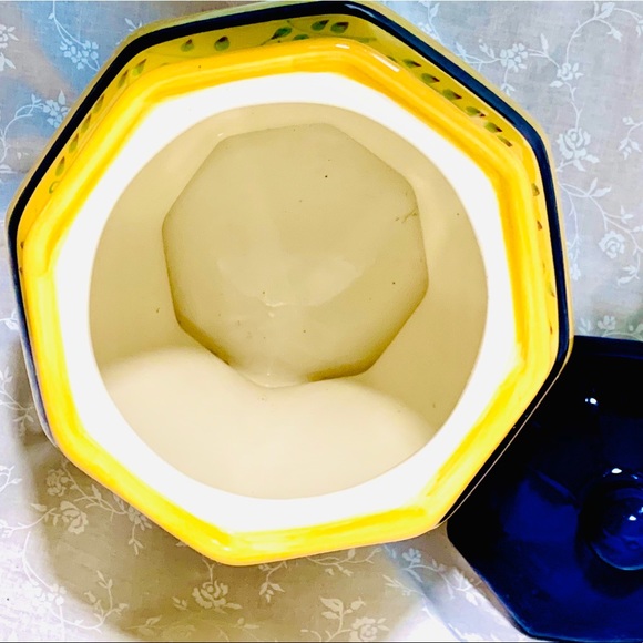 Vintage LTD Hand Painted Floral Vase With Lid - Picture 5 of 6